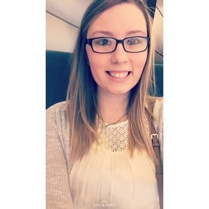 Meet your Posher, Danielle